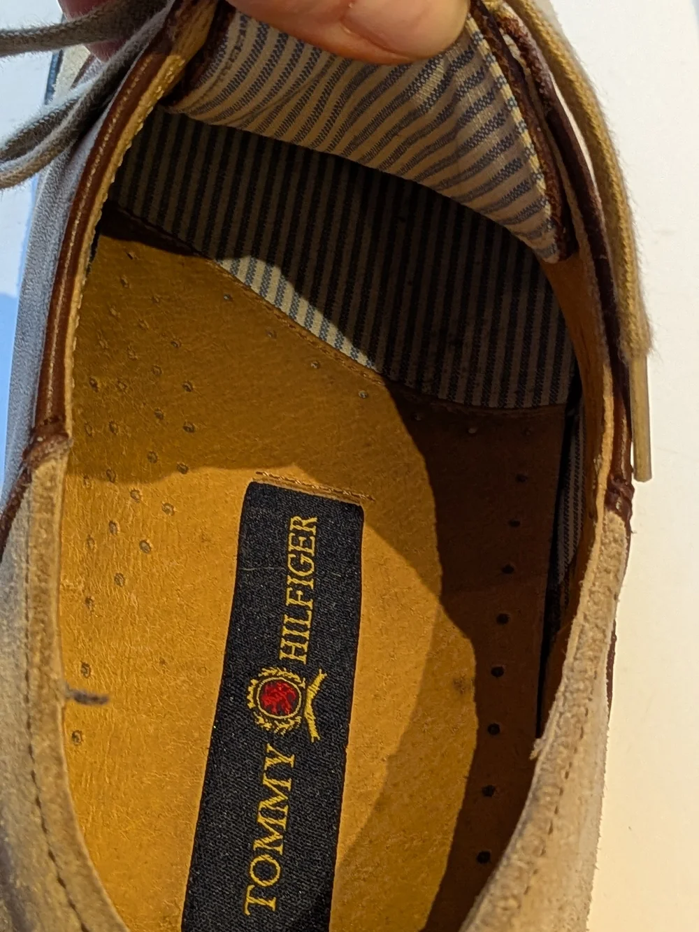 Dashing Tommy Hilfiger Beige and Brown Two-Tone Derby Shoes